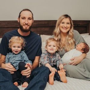 Meet your Posher, Caroline